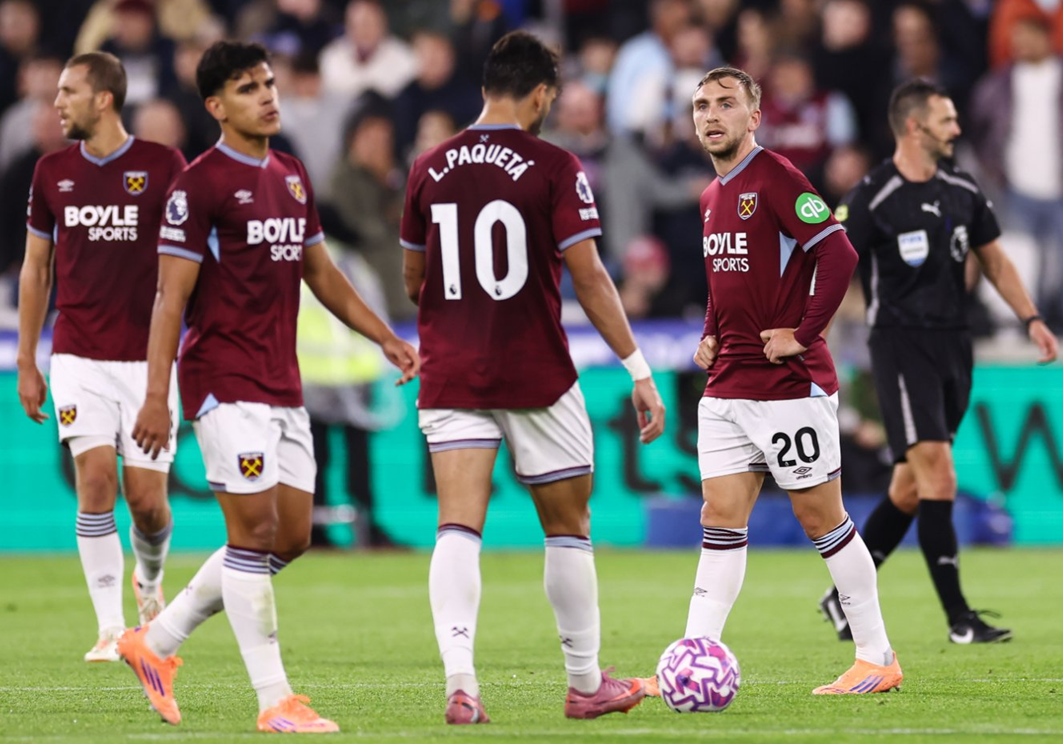 West Ham players cut dejected figures during their 2-0 home defeat by Brentford during the 2025-26 season.