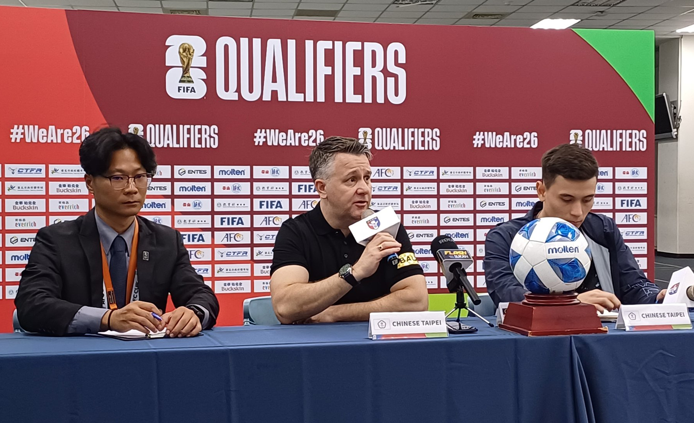 Gary White speaks during his time as Taiwan (Chinese Taipei) manager.